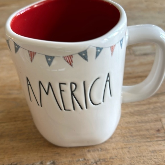 Rae Dunn “AMERICA” Coffee Mug - Picture 5 of 7
